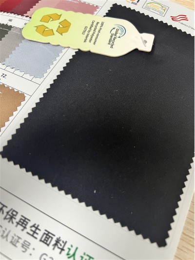 GZ-TY  再生300D記憶布復合    牛津布   工藝：100%Recycled   成分：100%P  幅寬：147CM  正面照